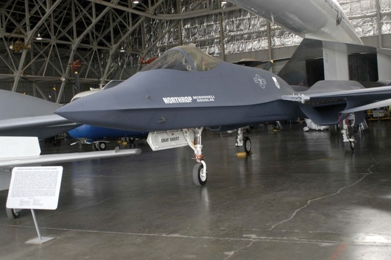 Photo Gallery – YF-23 Stealth Fighter